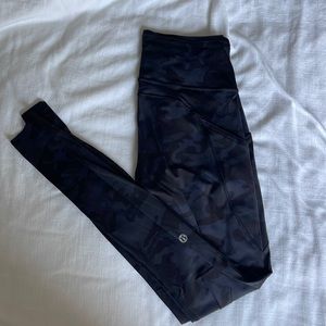 Lululemon fast and free legging black/grey camo print size 6